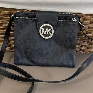 MICHAEL KORS Signature Fulton Crossbody Bag
